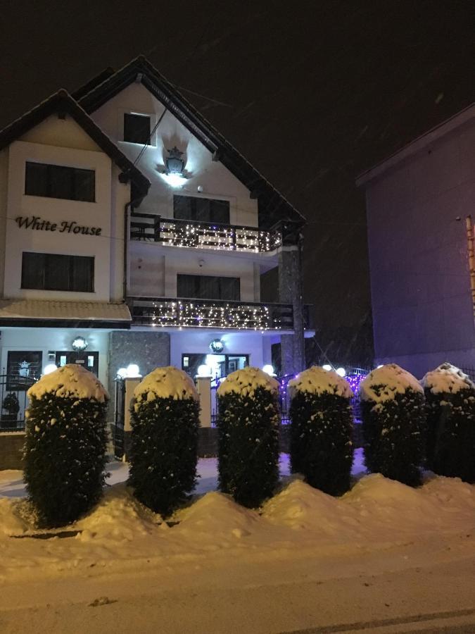 White House Hotel Făgăraş Exterior foto